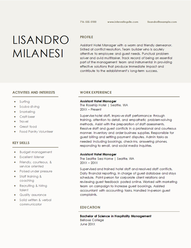 Plantilla de currículum moderno para hospitalidad con un diseño limpio y profesional para roles de hospitalidad